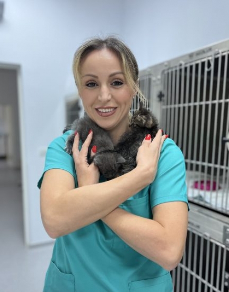 Dr. Victoria Spau - Oftalmologie veterinara Bucuresti